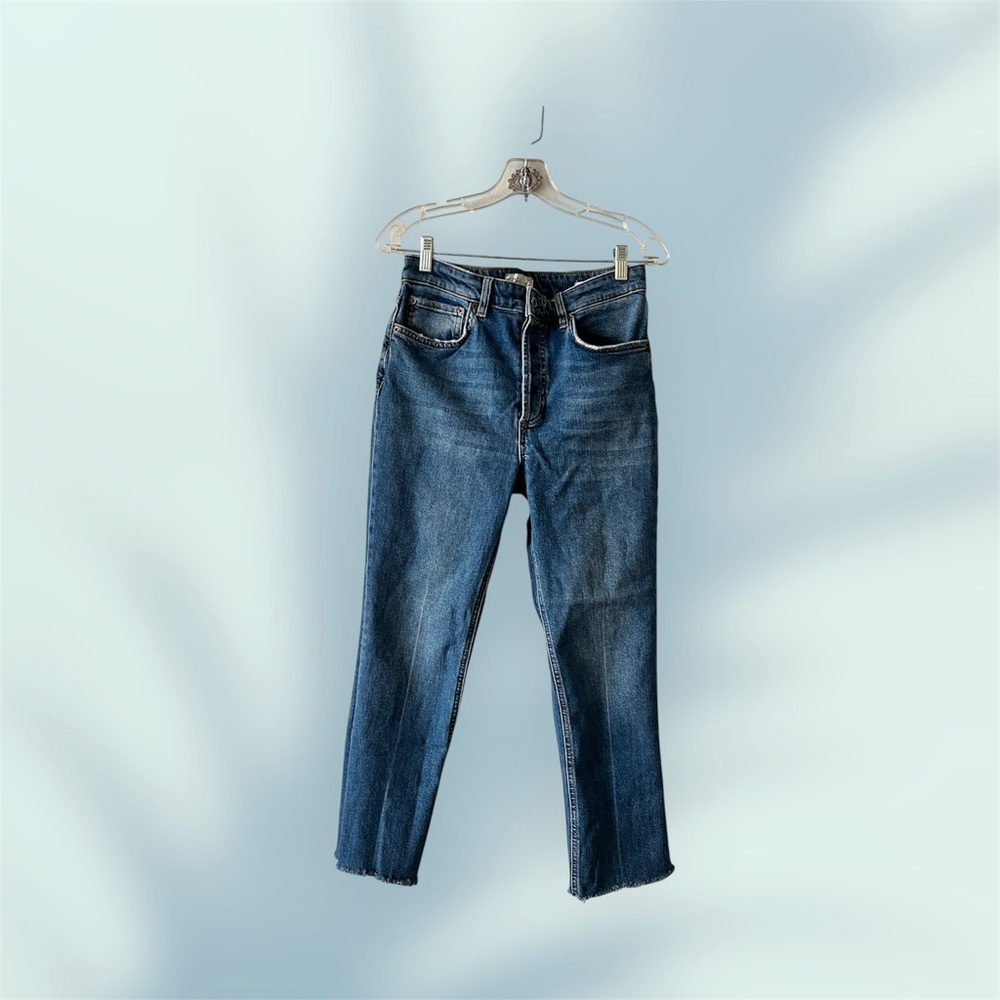 Zara Blue Straight Leg Jeans with Classic Style